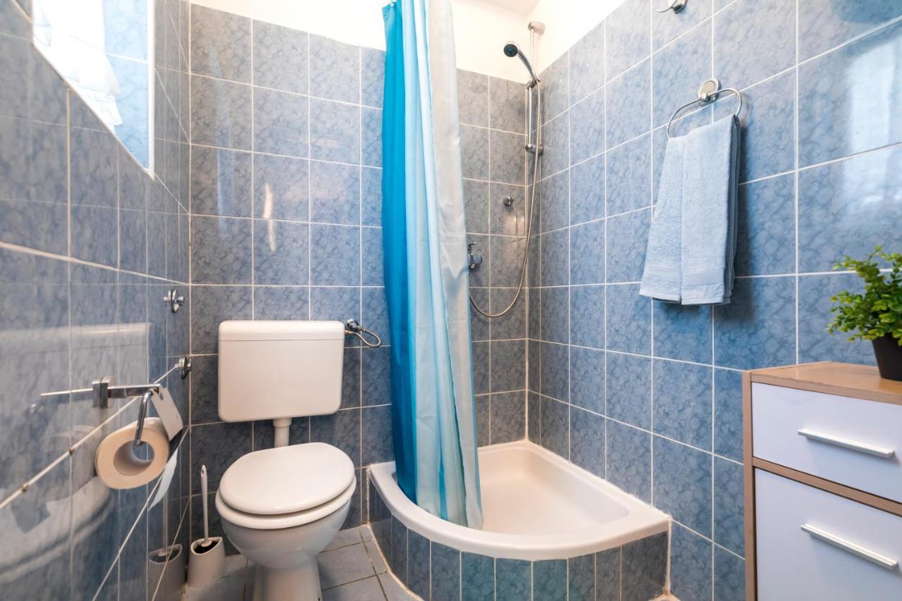 Apartment Muzic มาลีโลชินจ์ ภายนอก รูปภาพ