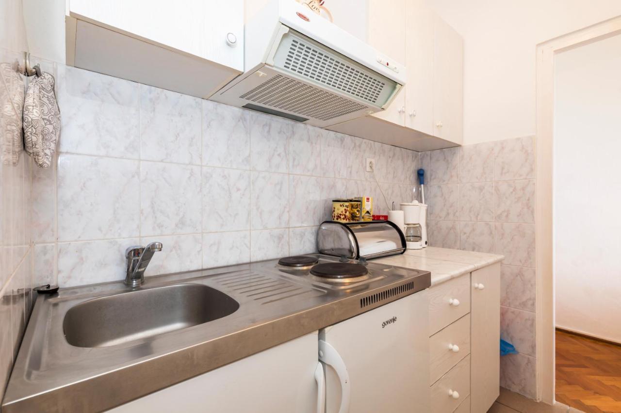 Apartment Muzic มาลีโลชินจ์ ภายนอก รูปภาพ