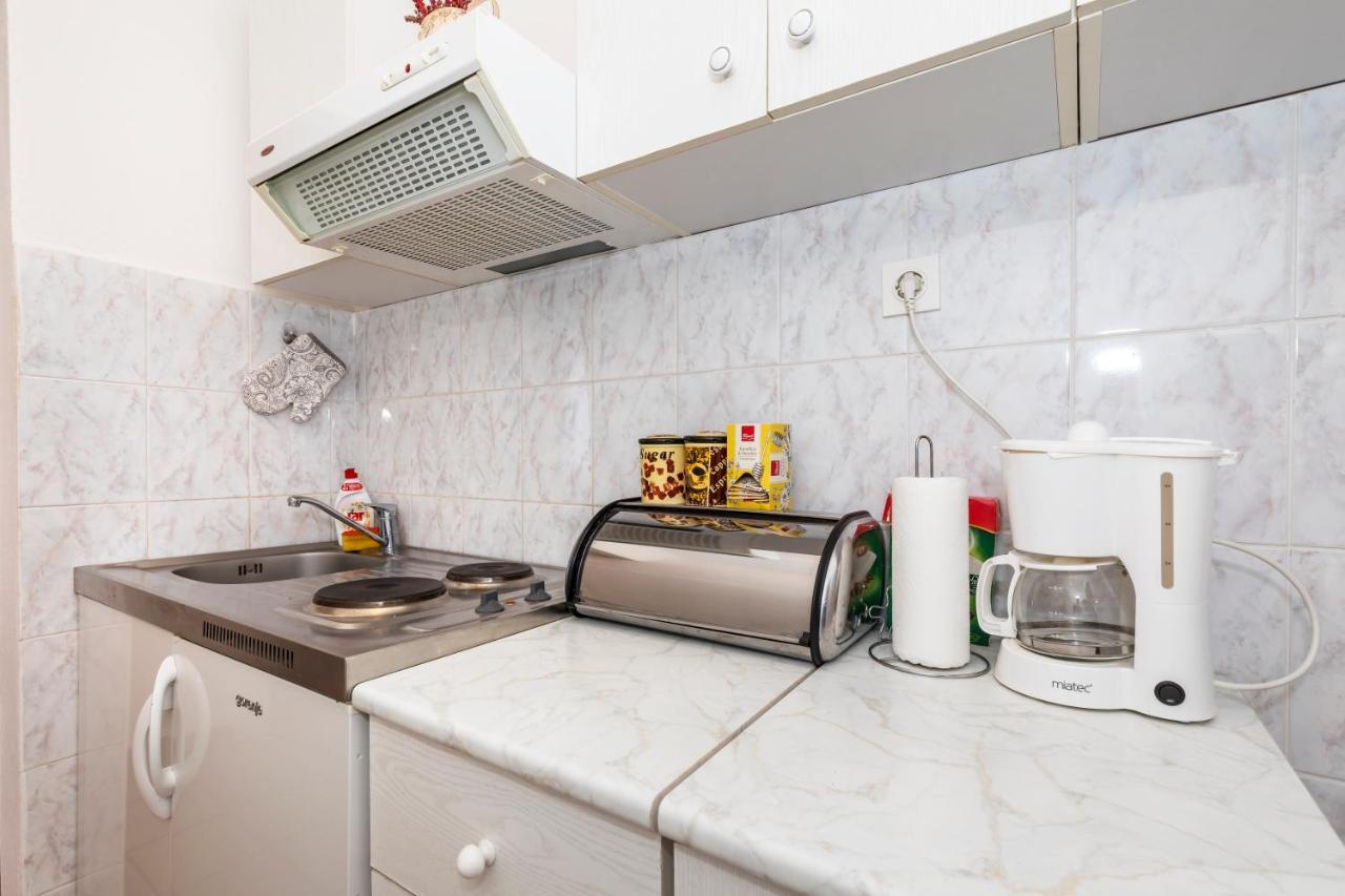 Apartment Muzic มาลีโลชินจ์ ภายนอก รูปภาพ