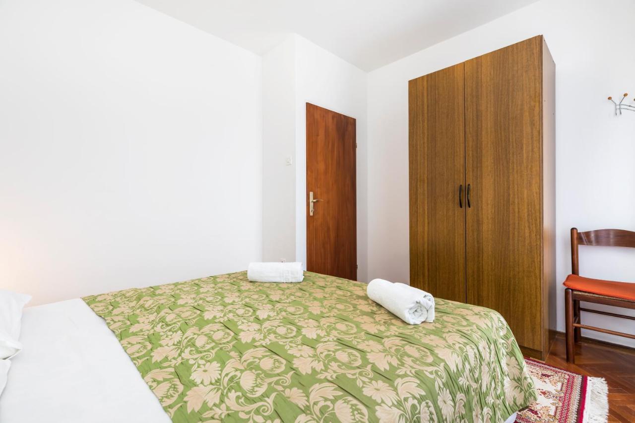 Apartment Muzic มาลีโลชินจ์ ภายนอก รูปภาพ
