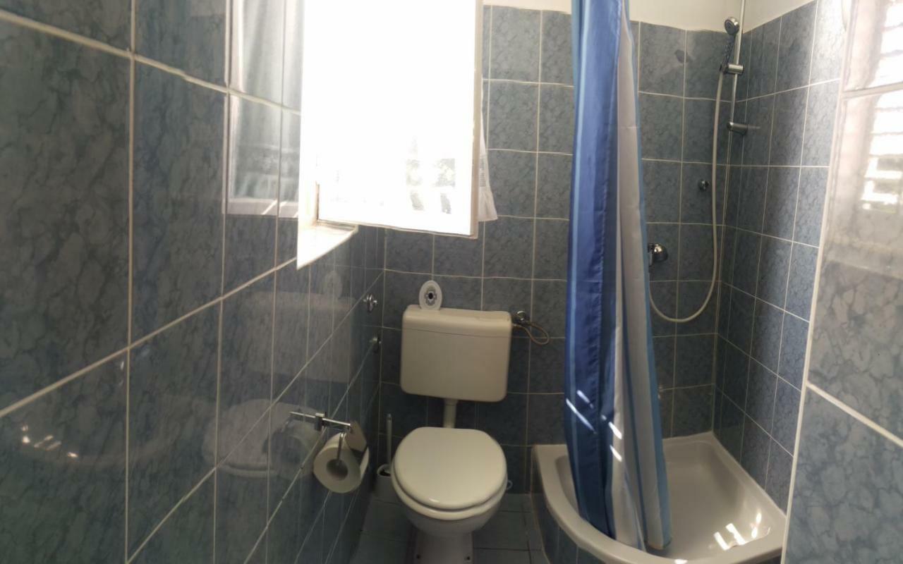 Apartment Muzic มาลีโลชินจ์ ภายนอก รูปภาพ