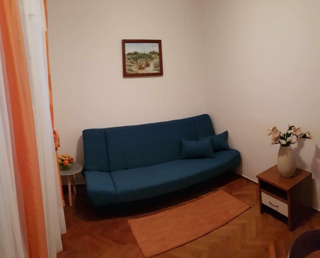 Apartment Muzic มาลีโลชินจ์ ภายนอก รูปภาพ