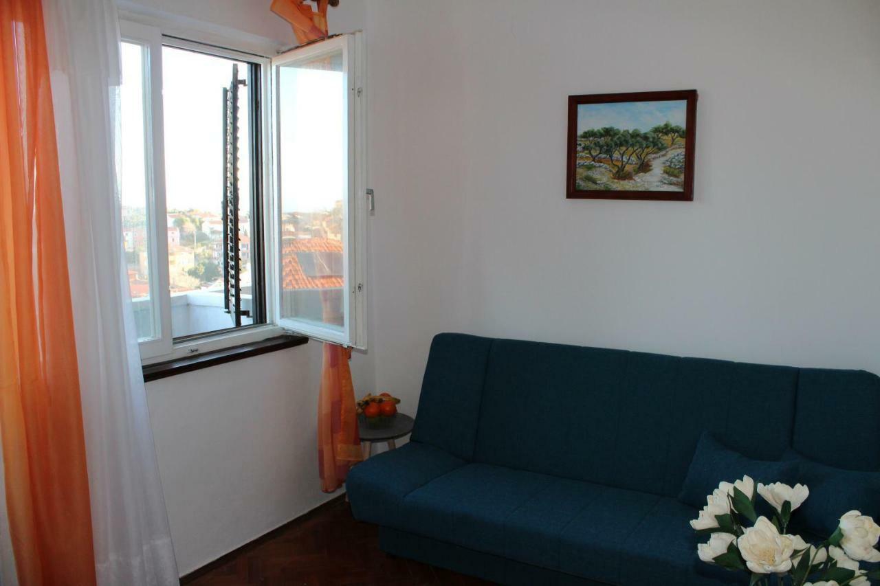 Apartment Muzic มาลีโลชินจ์ ภายนอก รูปภาพ
