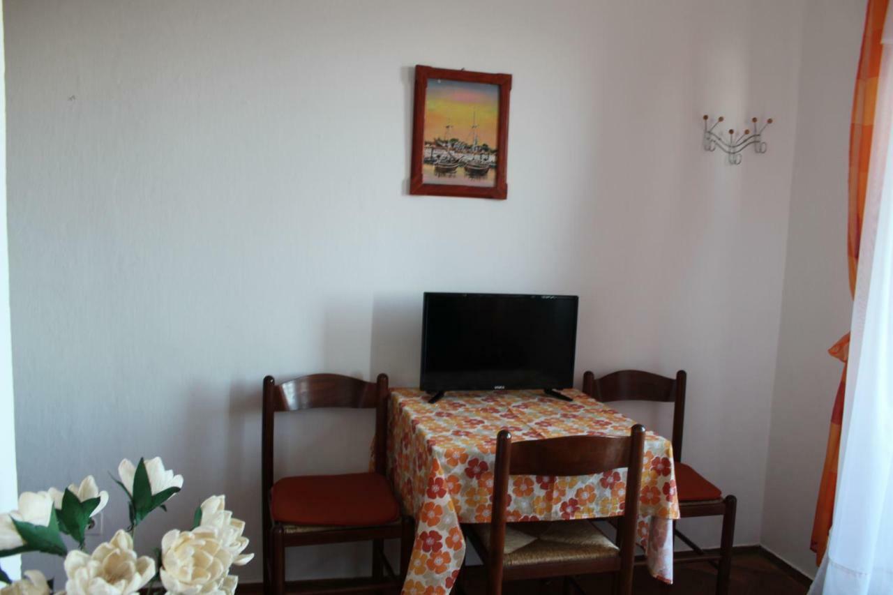 Apartment Muzic มาลีโลชินจ์ ภายนอก รูปภาพ