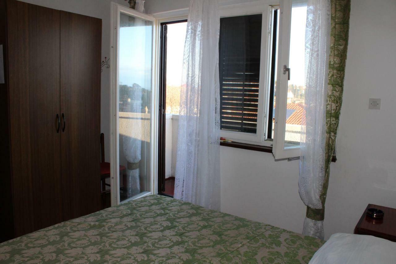 Apartment Muzic มาลีโลชินจ์ ภายนอก รูปภาพ